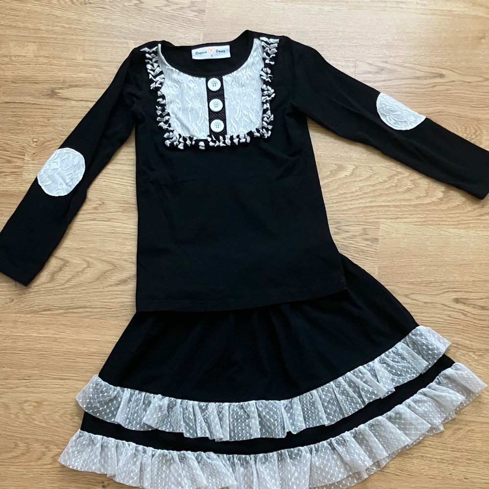 OOPSIE DAISY Girl’s Black and White Long Sleeve Skirt set. Sz 7